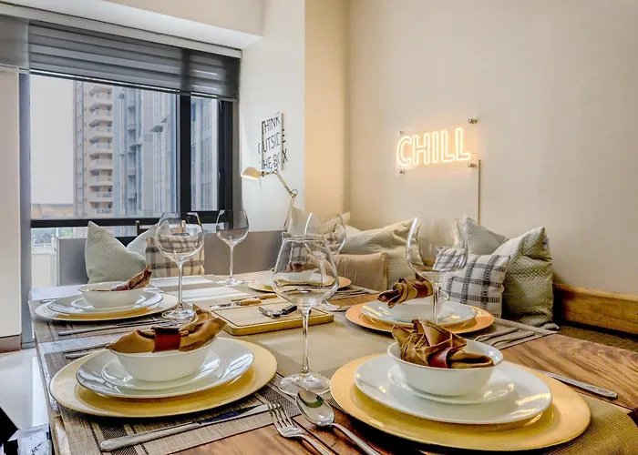 Apartment Spacious Family Sleeper Bgc & 84inch Cinema Manila
