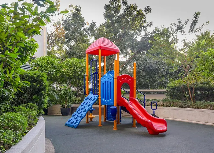 Apartment Spacious Family Sleeper Bgc & 84inch Cinema *