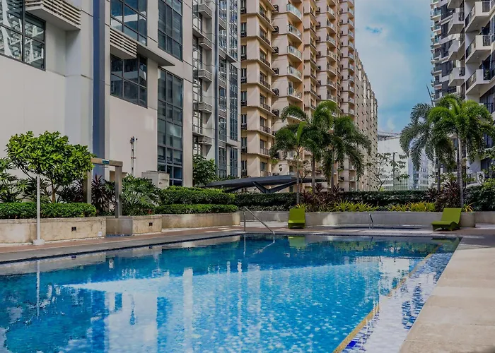 Apartment Spacious Family Sleeper Bgc & 84inch Cinema Manila