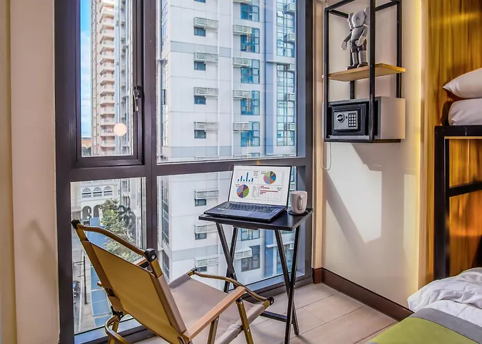 Apartment Spacious Family Sleeper Bgc & 84inch Cinema