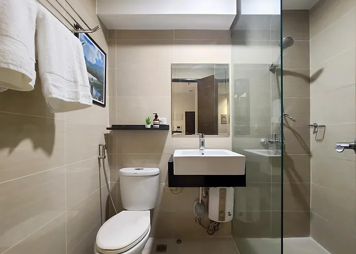 Apartment Spacious Family Sleeper Bgc & 84inch Cinema