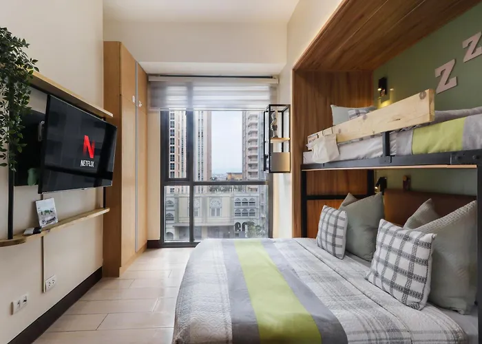 Spacious Family Sleeper Bgc & 84inch Cinema Apartment Manila